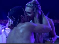 Festa Prata no BBB 14 Com Direito a Beijo Lésbico de Clara, Líder Pelada e Formações de Casais