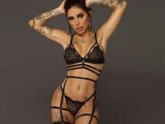 Mc Mirella deliciosa toda sensual em campanha de lingerie