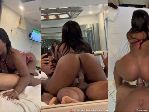 Morena famosinha chupando pinto e dando a xereca