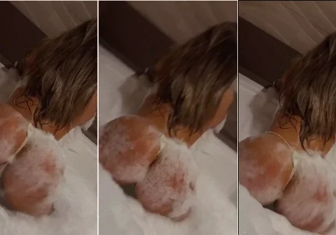 Putinha sensual dentro da banheira mostrando o bumbum guloso