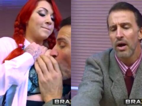 Ruiva peituda estudante cavalgando o pau do professor na sala de aula