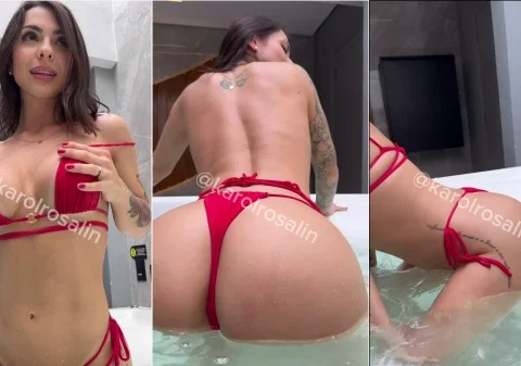 Safada mostrando o seu rabo delicioso na hidromassagem